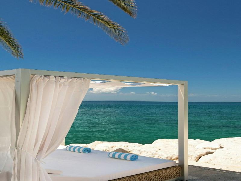 Le Meridien Lav Split image