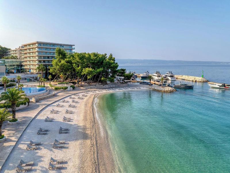 Le Meridien Lav Split image