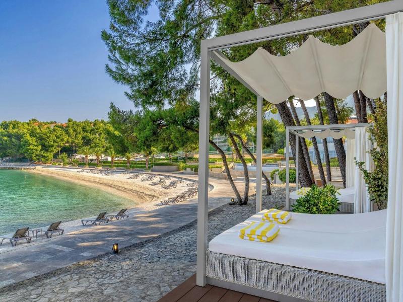 Le Meridien Lav Split image