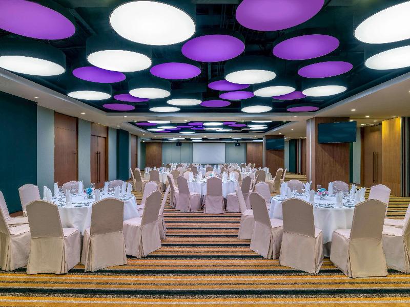 Novotel Bangkok On Siam Square image
