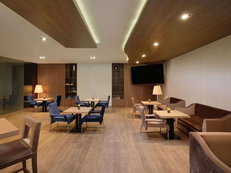 Novotel Bangkok On Siam Square image