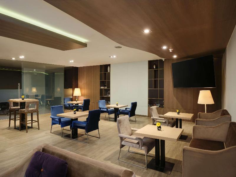 Novotel Bangkok On Siam Square image