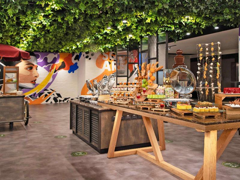 Novotel Bangkok On Siam Square image