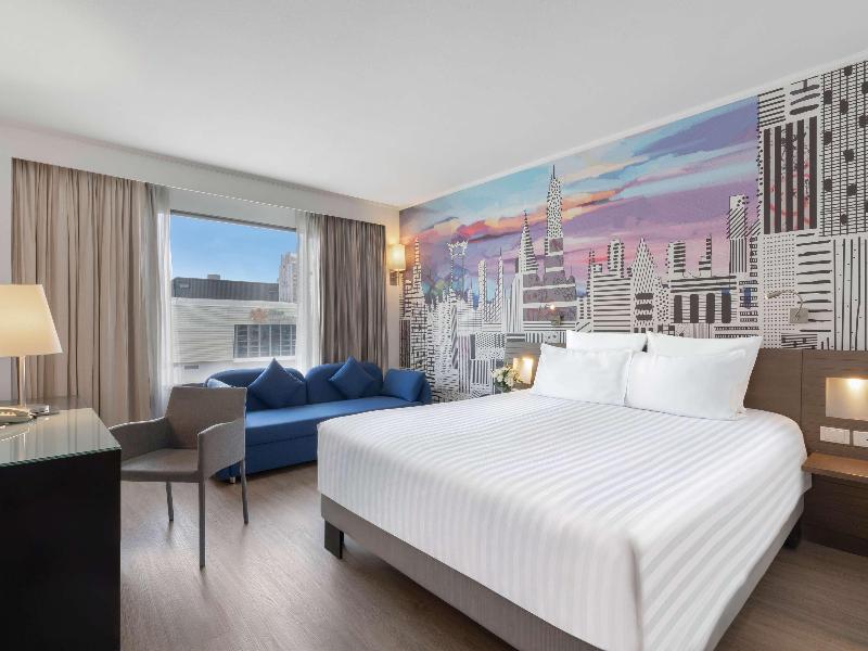Novotel Bangkok On Siam Square image