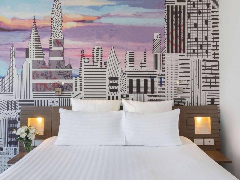 Novotel Bangkok On Siam Square image