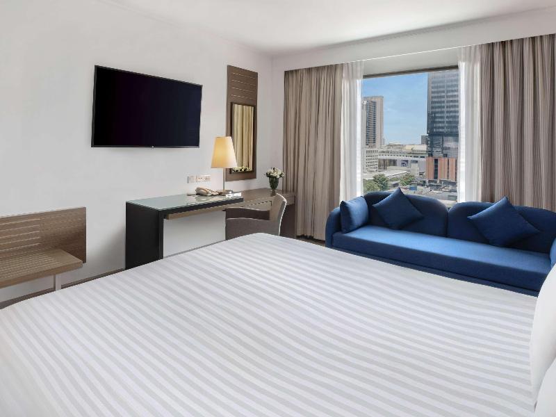 Novotel Bangkok On Siam Square image