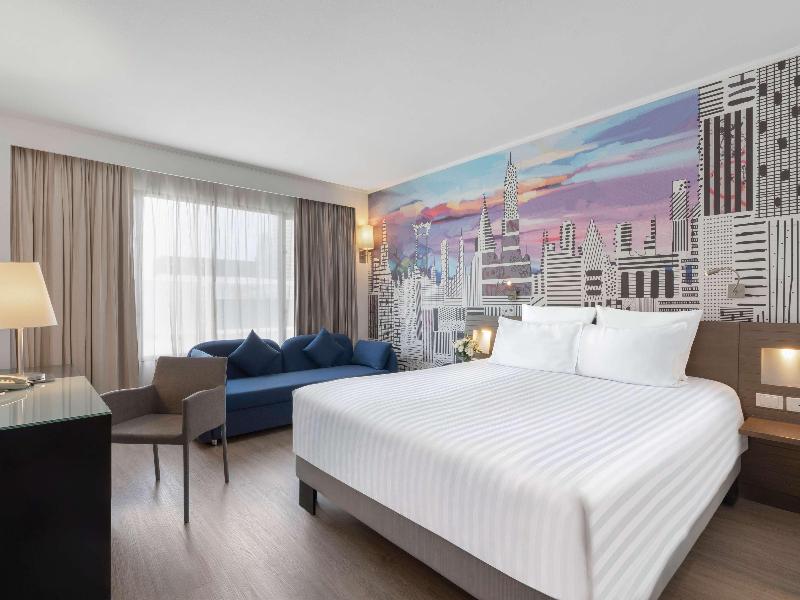 Novotel Bangkok On Siam Square image