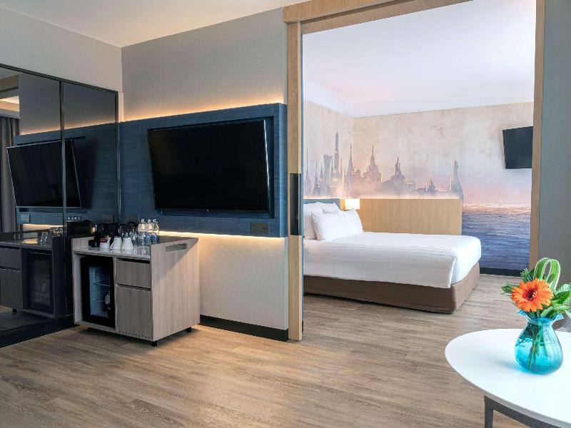 Novotel Bangkok On Siam Square image