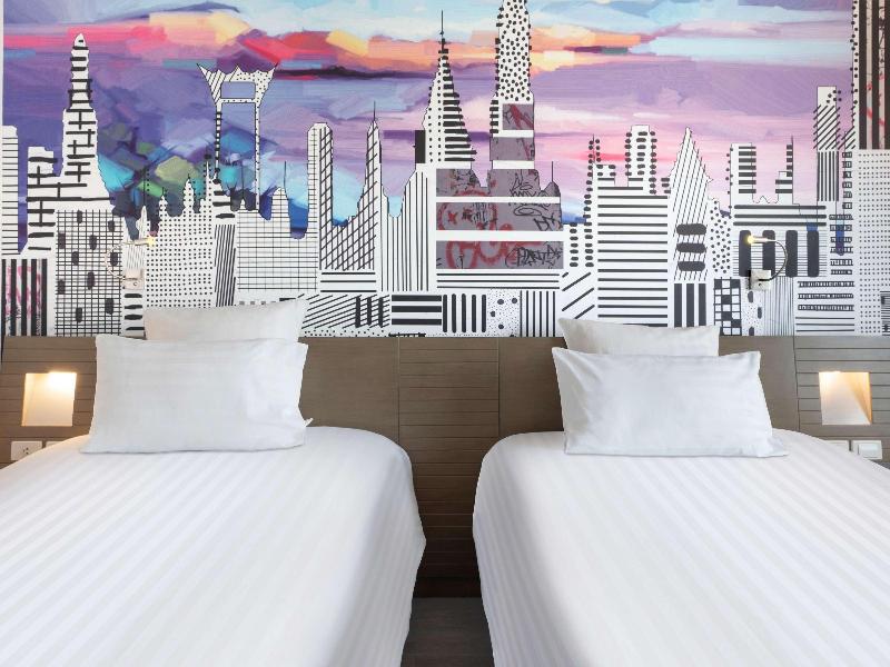 Novotel Bangkok On Siam Square image