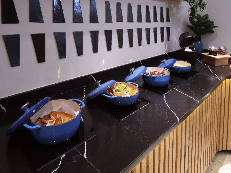 voco Surfside Aruba by IHG image