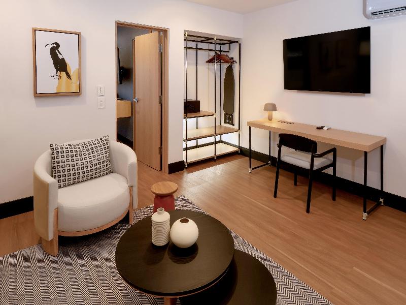 voco Surfside Aruba by IHG image