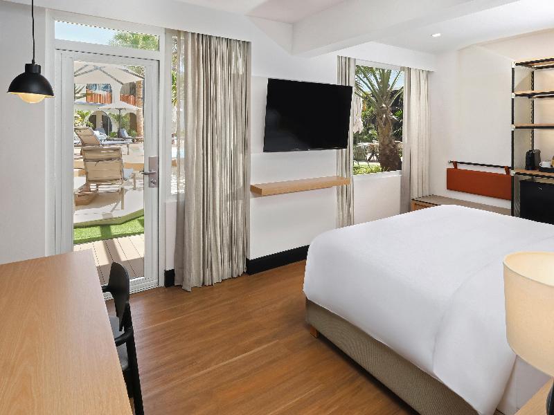 voco Surfside Aruba by IHG image