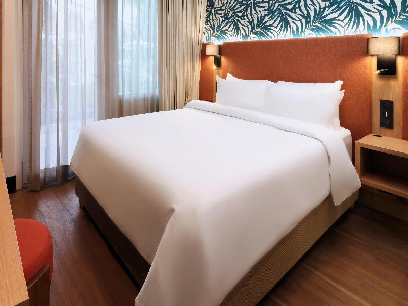 voco Surfside Aruba by IHG image