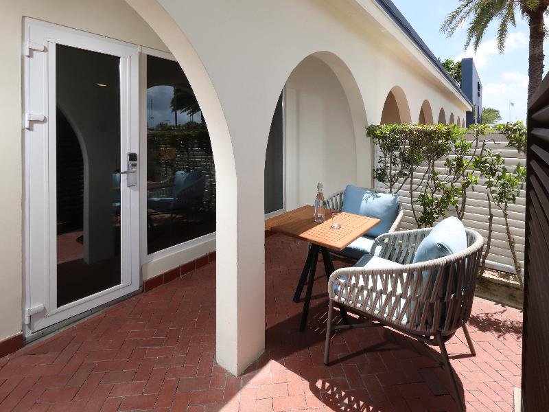 voco Surfside Aruba by IHG image