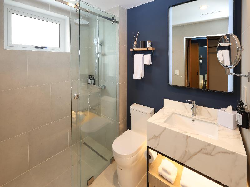 voco Surfside Aruba by IHG image