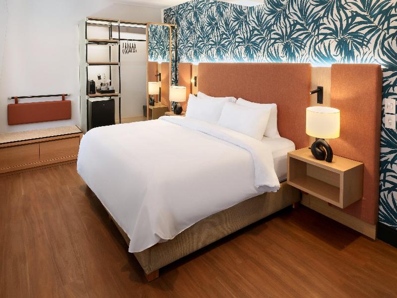 voco Surfside Aruba by IHG image