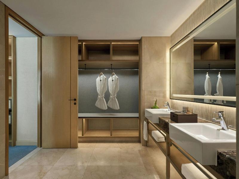 Sheraton Saigon Grand Opera Hotel image