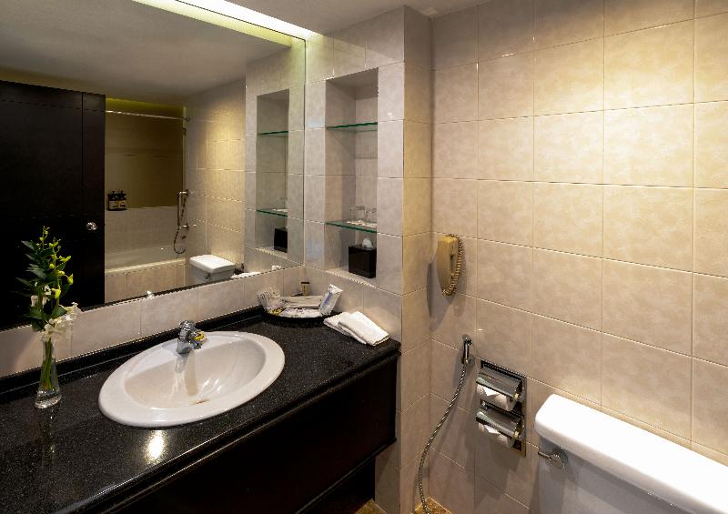 room detail thumbnail 2