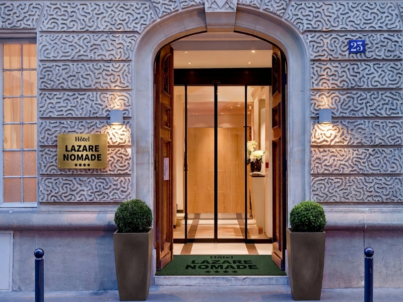 Lazare Nomade — exterior view