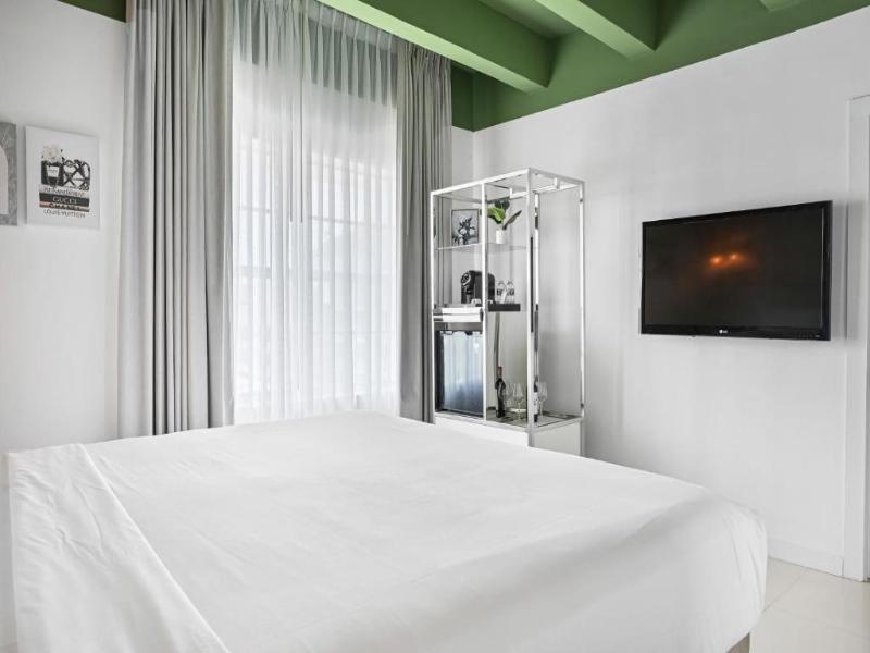 Townhouse Hotel image
