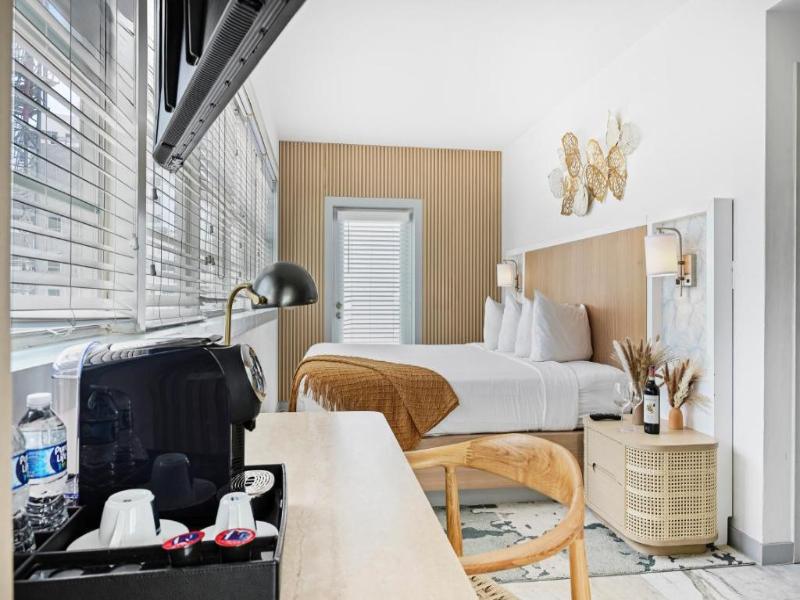 Townhouse Hotel image