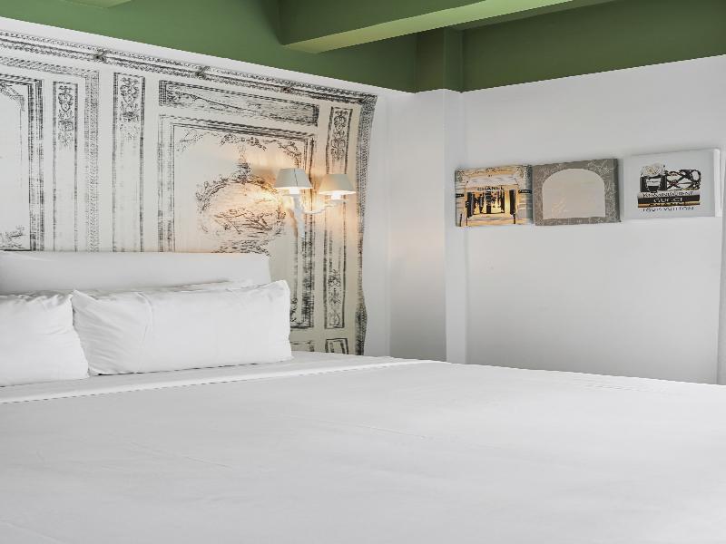 Townhouse Hotel image