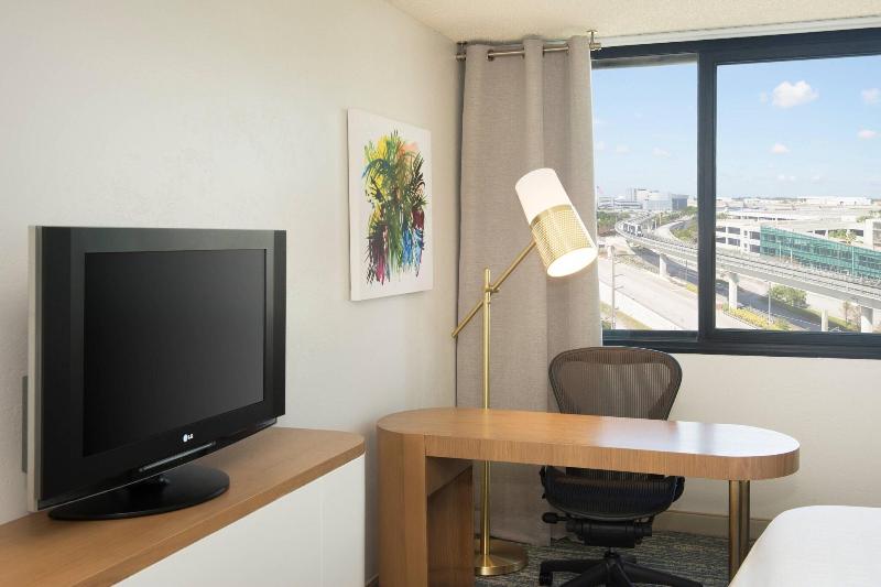 Stay in style at Sheraton Miami Airport & Executive Meeting Center