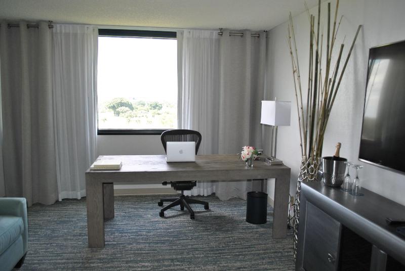 Stay in style at Sheraton Miami Airport & Executive Meeting Center