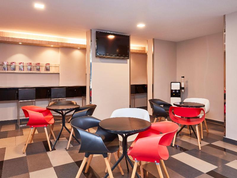 Ibis Budget Singapore Ruby — general view