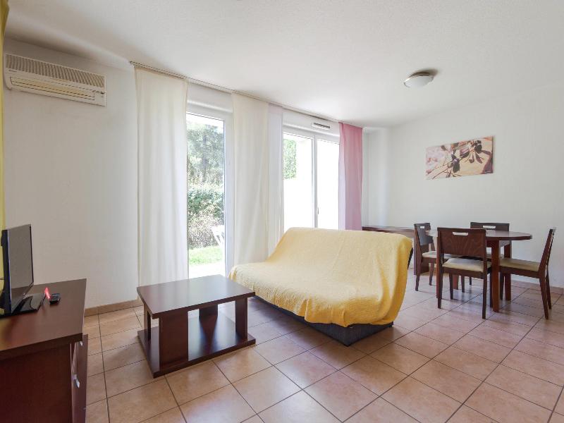 Comfort Aparthotel Six-Fours image