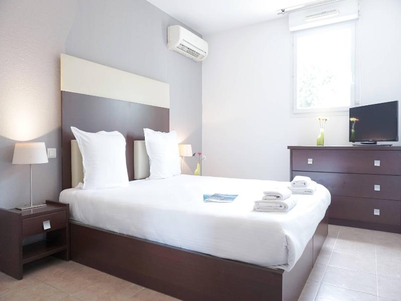 Comfort Aparthotel Six-Fours image