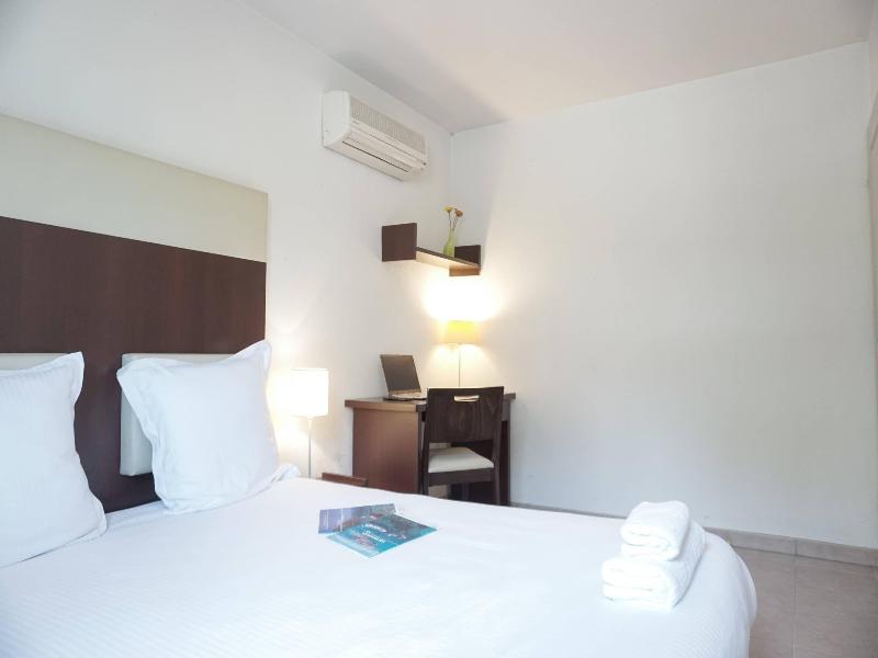 Comfort Aparthotel Six-Fours image