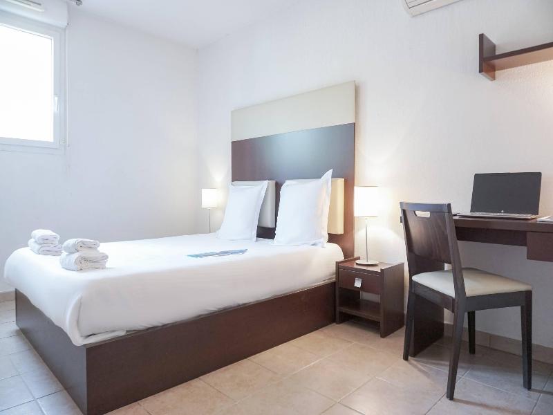Comfort Aparthotel Six-Fours image