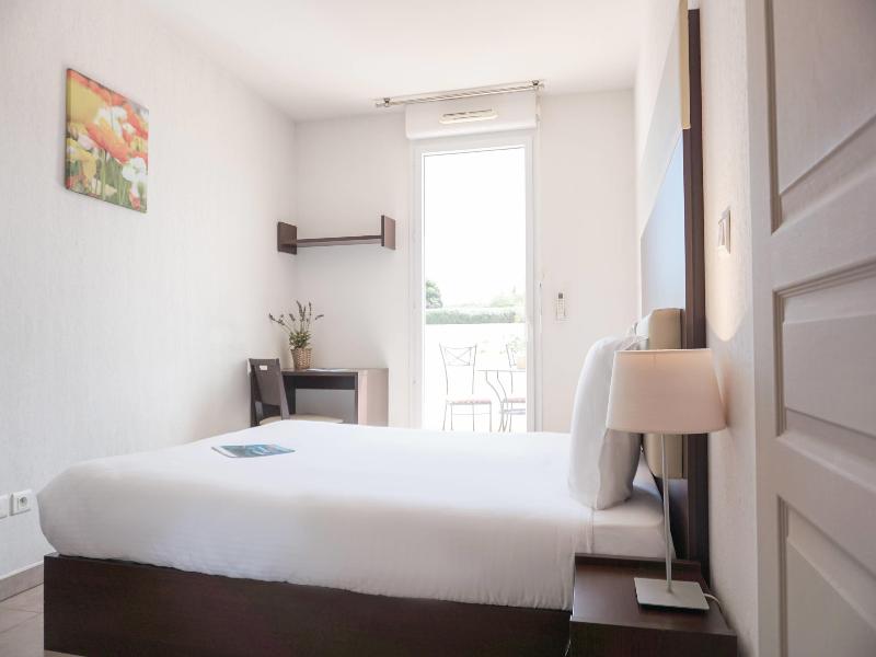 Comfort Aparthotel Six-Fours image