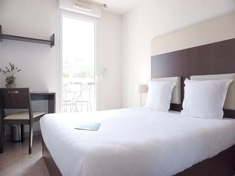 Comfort Aparthotel Six-Fours image