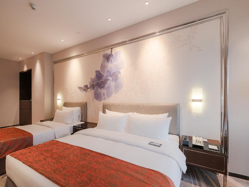 Grand Emperor Hotel image