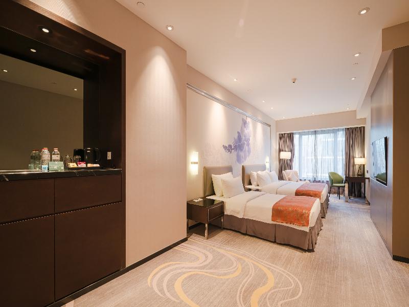 Grand Emperor Hotel image