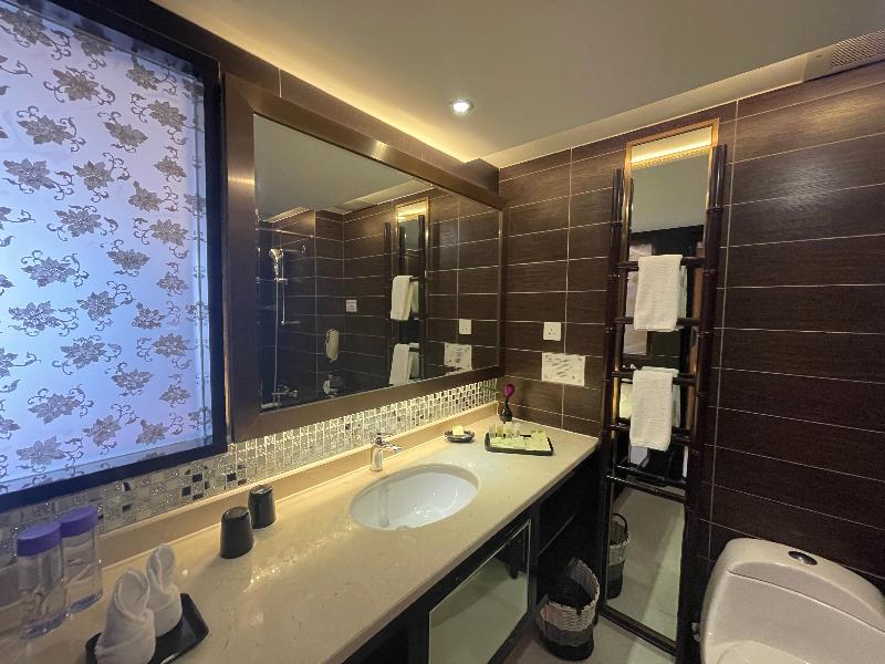 Riviera Hotel Macau image