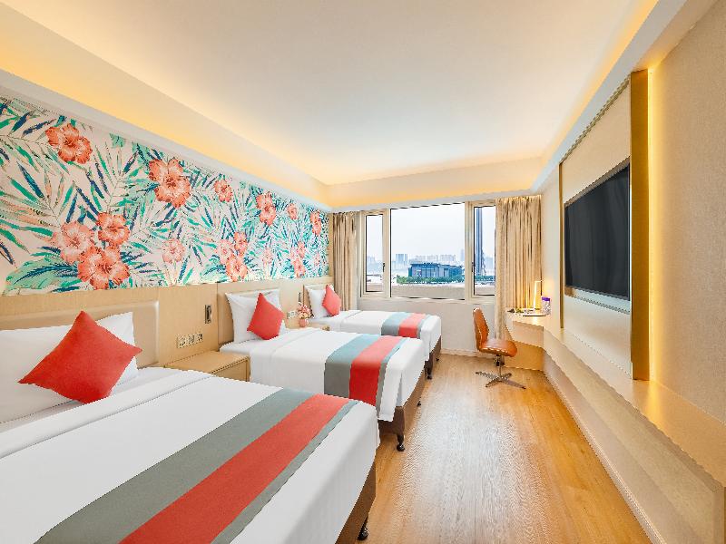 Riviera Hotel Macau image