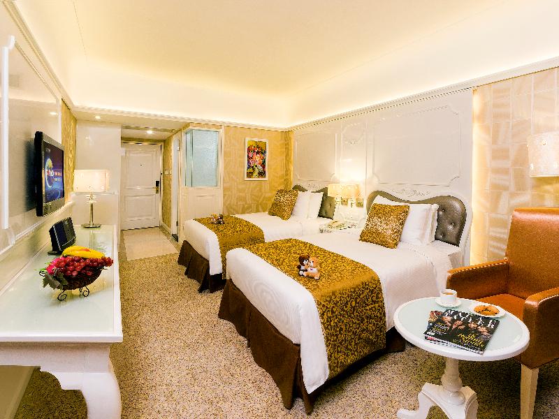 Riviera Hotel Macau image