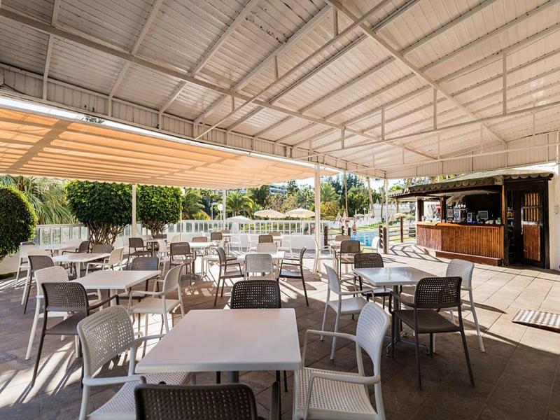 Apartahotel Folias image