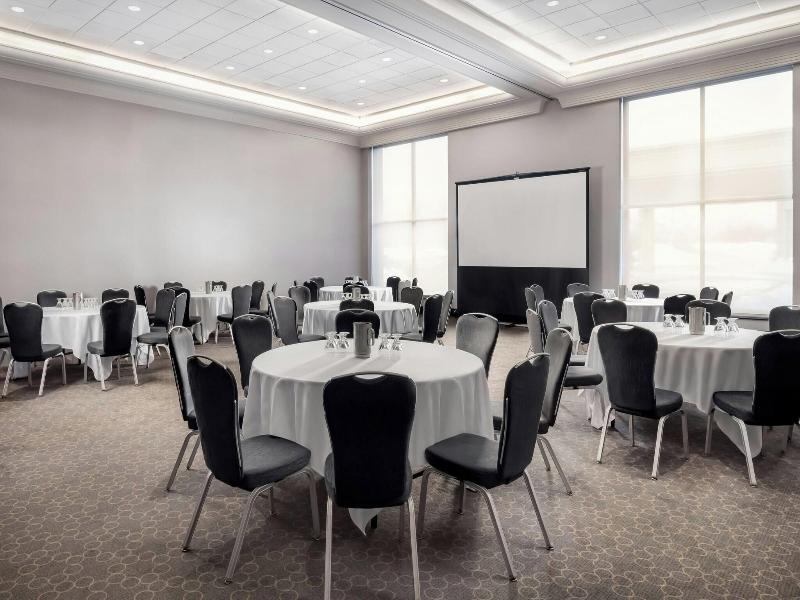 Sheraton Toronto Airport Hotel & Conference Center image