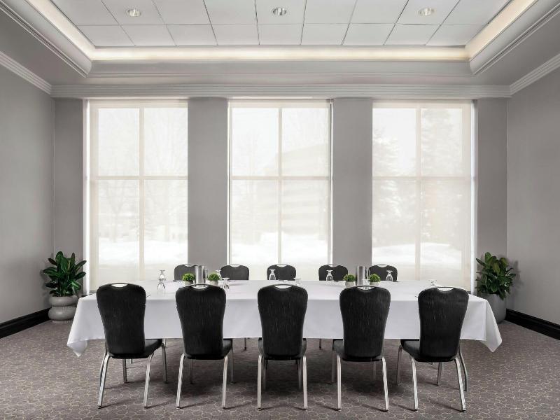 Sheraton Toronto Airport Hotel & Conference Center image