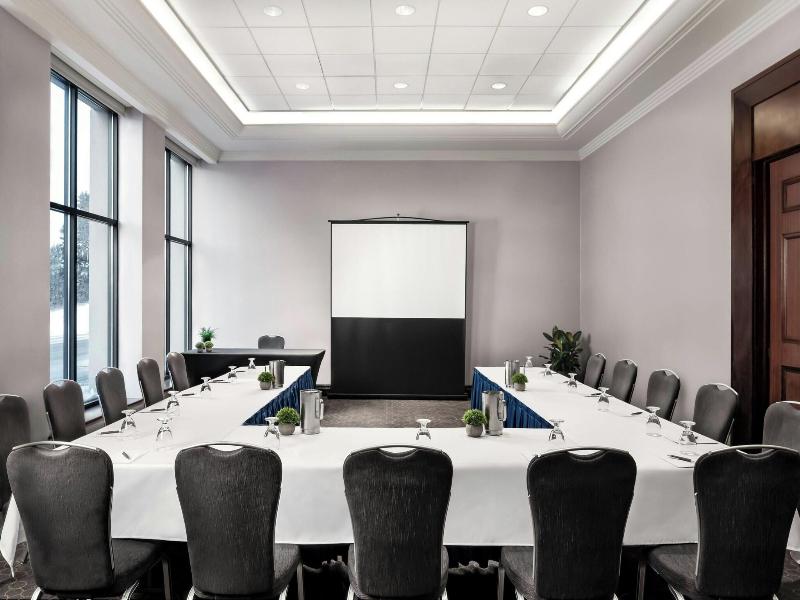 Sheraton Toronto Airport Hotel & Conference Center image