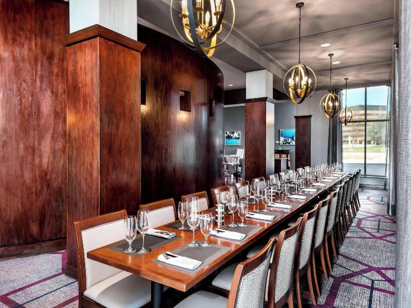 Sheraton Toronto Airport Hotel & Conference Center image