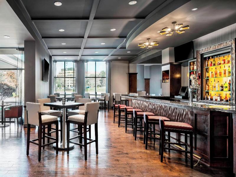 Sheraton Toronto Airport Hotel & Conference Center image