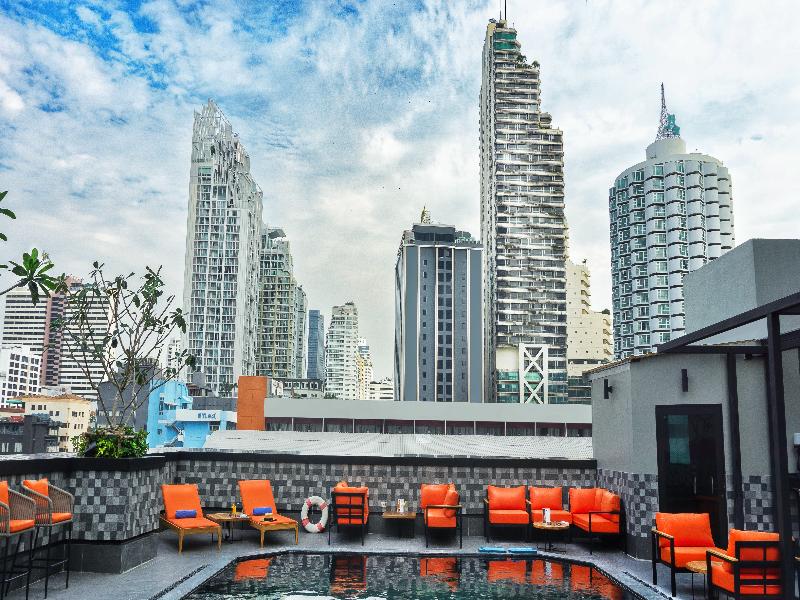 Ramada by Wyndham Bangkok Sukhumvit 11 — exterior view