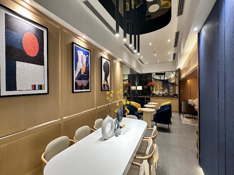 Ramada by Wyndham Bangkok Sukhumvit 11 image