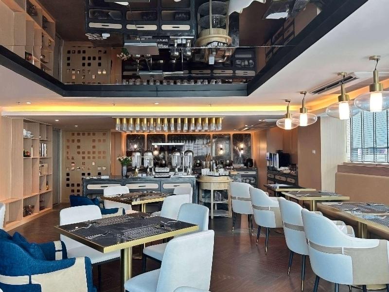 Ramada by Wyndham Bangkok Sukhumvit 11 image