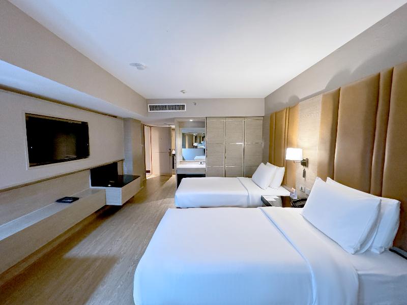 Ramada by Wyndham Bangkok Sukhumvit 11 image